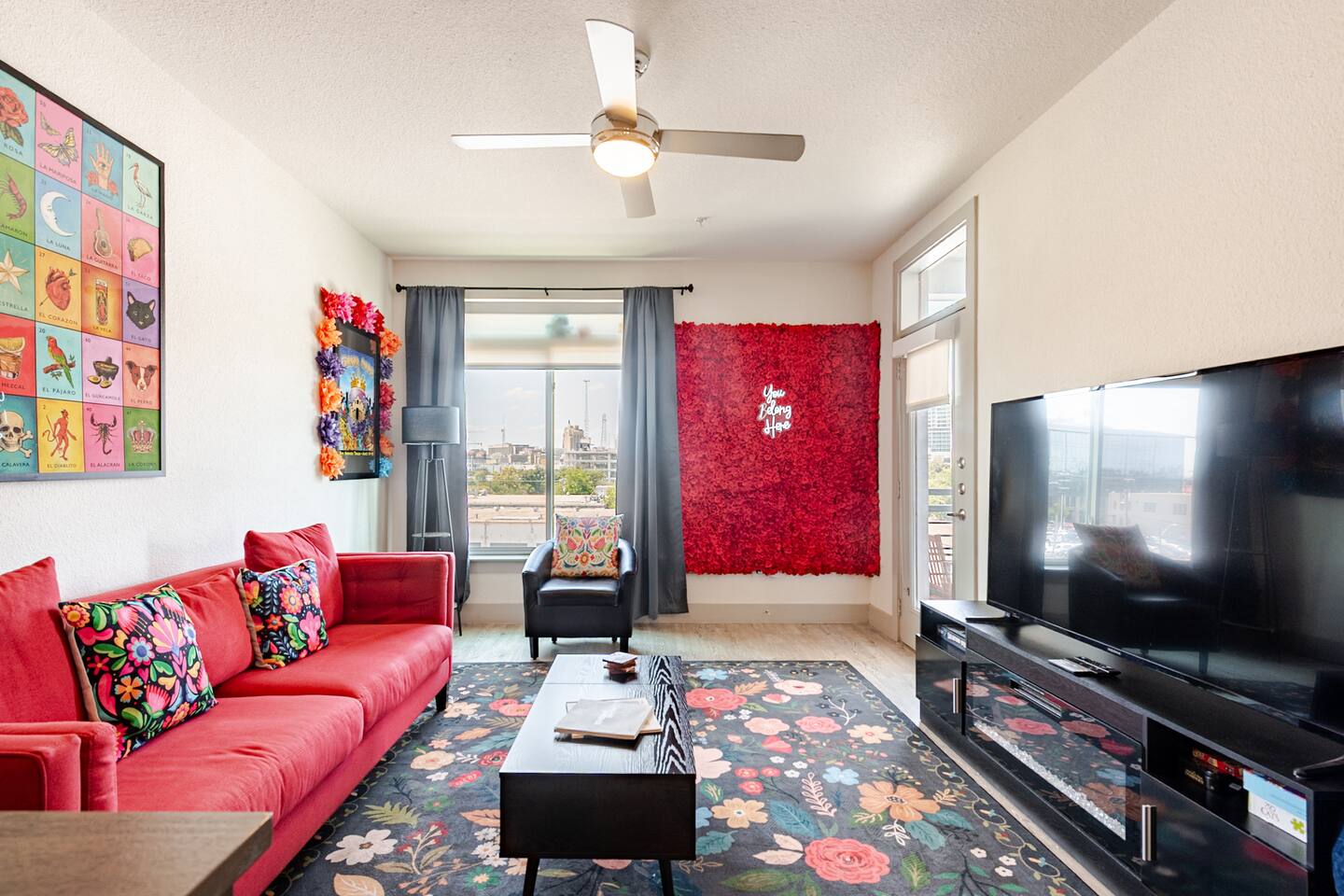 Top Riverwalk Condo ·Walk to Pearl · Free Parking