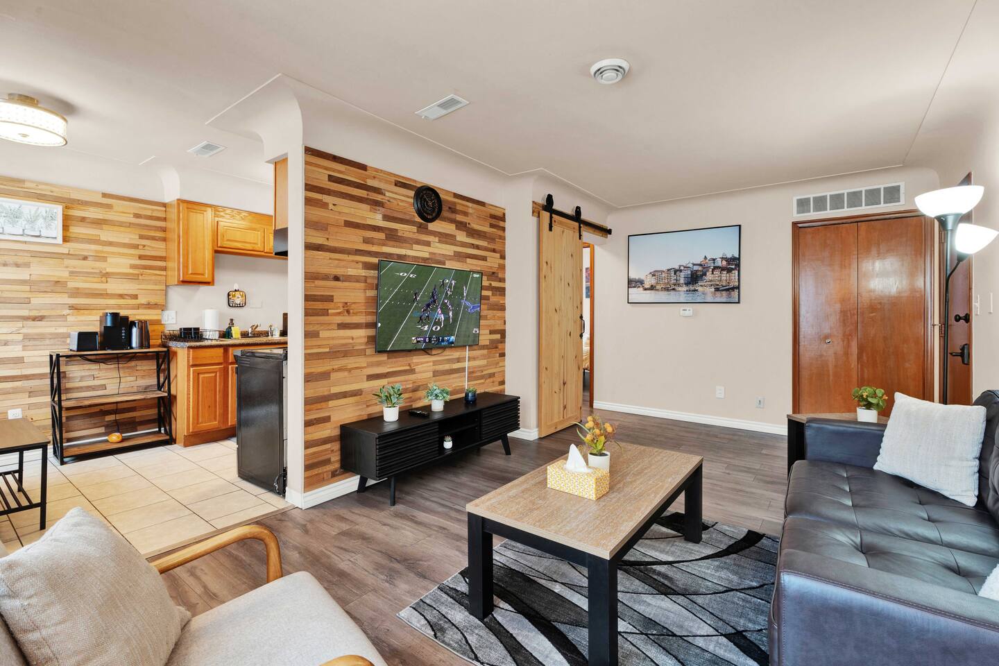 Lake Area 1BR Retreat | Pet-Friendly & WiFi