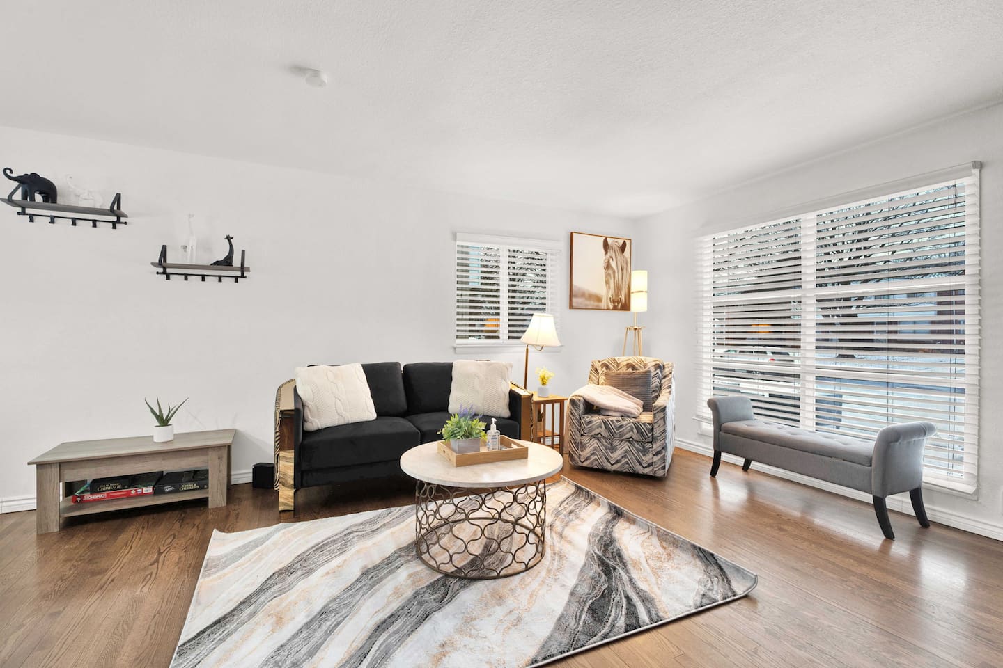 Elegant 2BD Retreat for 4 Near Birmingham Museum