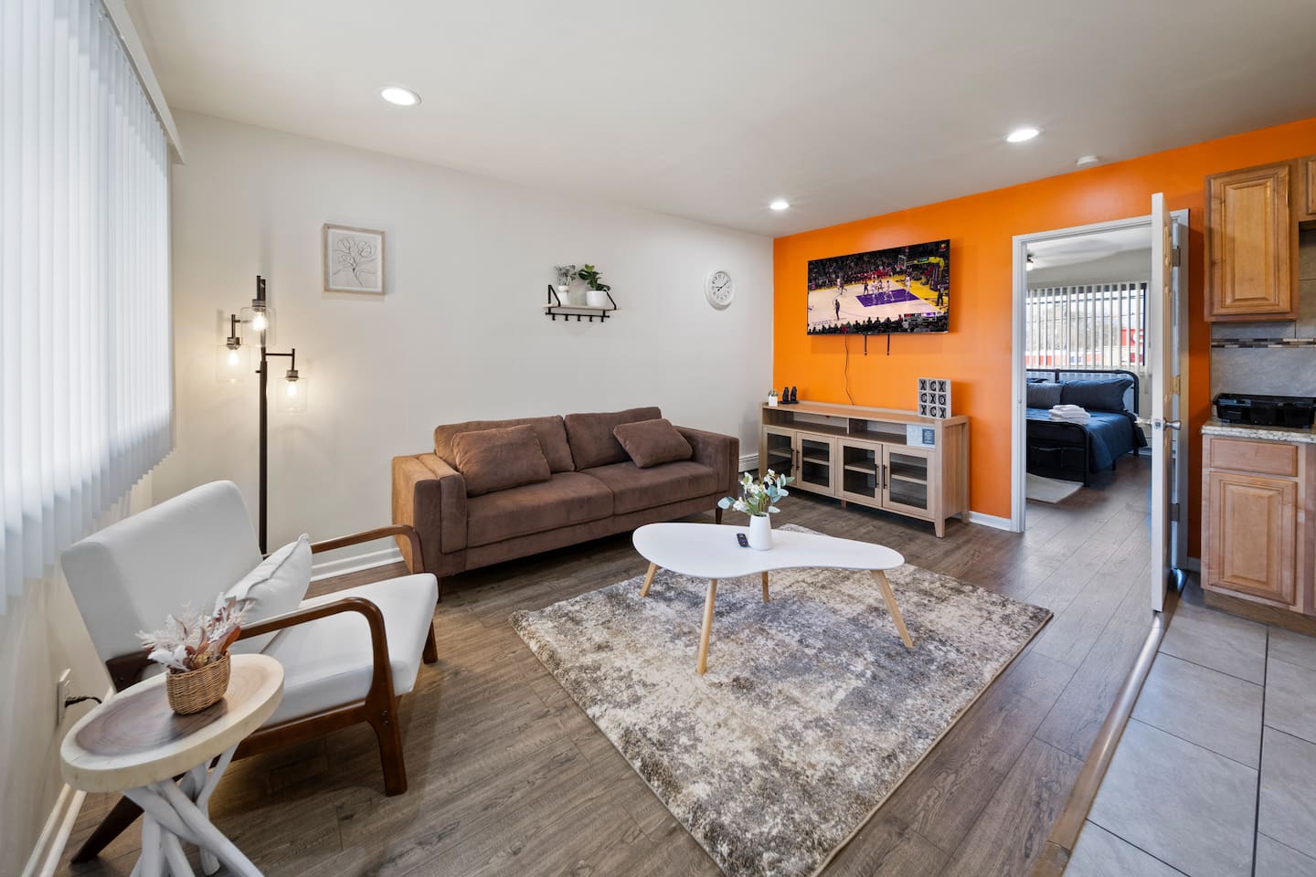 Mins from DT Ferndale • Free Parking • Fast Wi-Fi