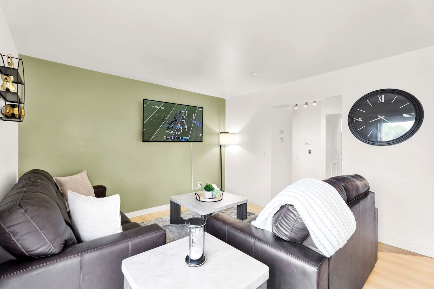 Stylish 2BR Apt for 6 Near Downtown Birmingham