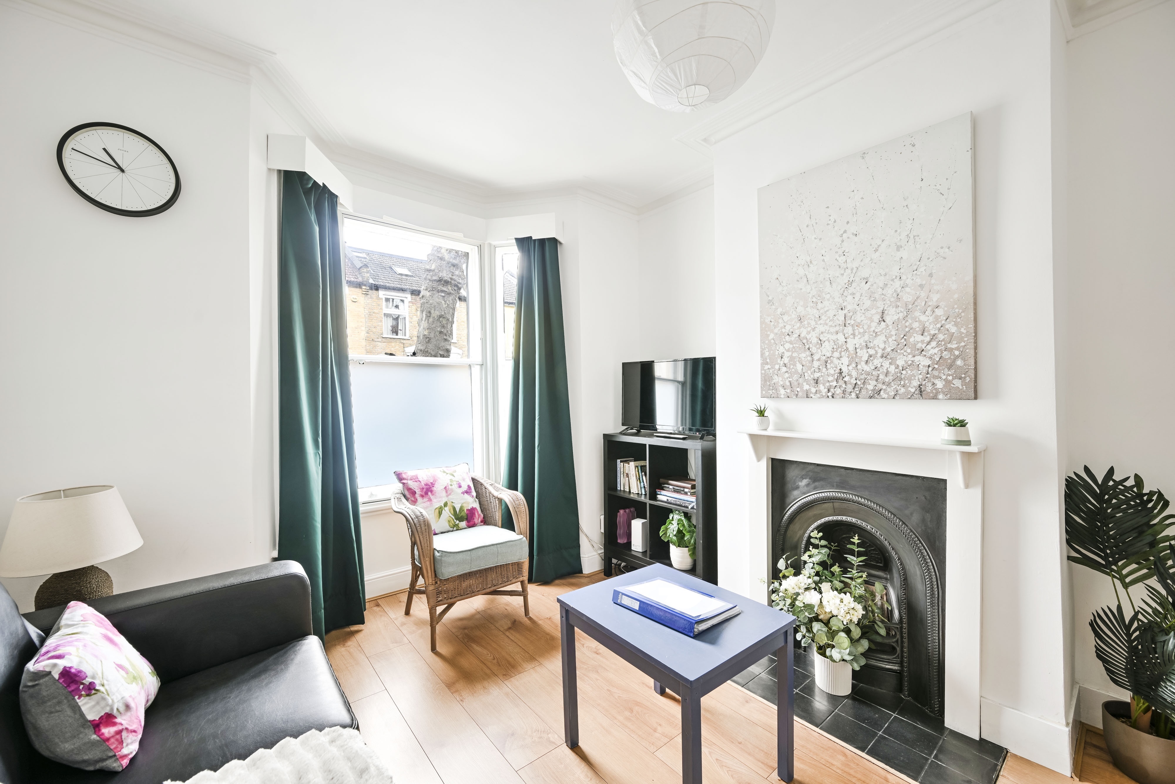 Host My Nest: 2-Bed w/ Garden Near Forest Gate