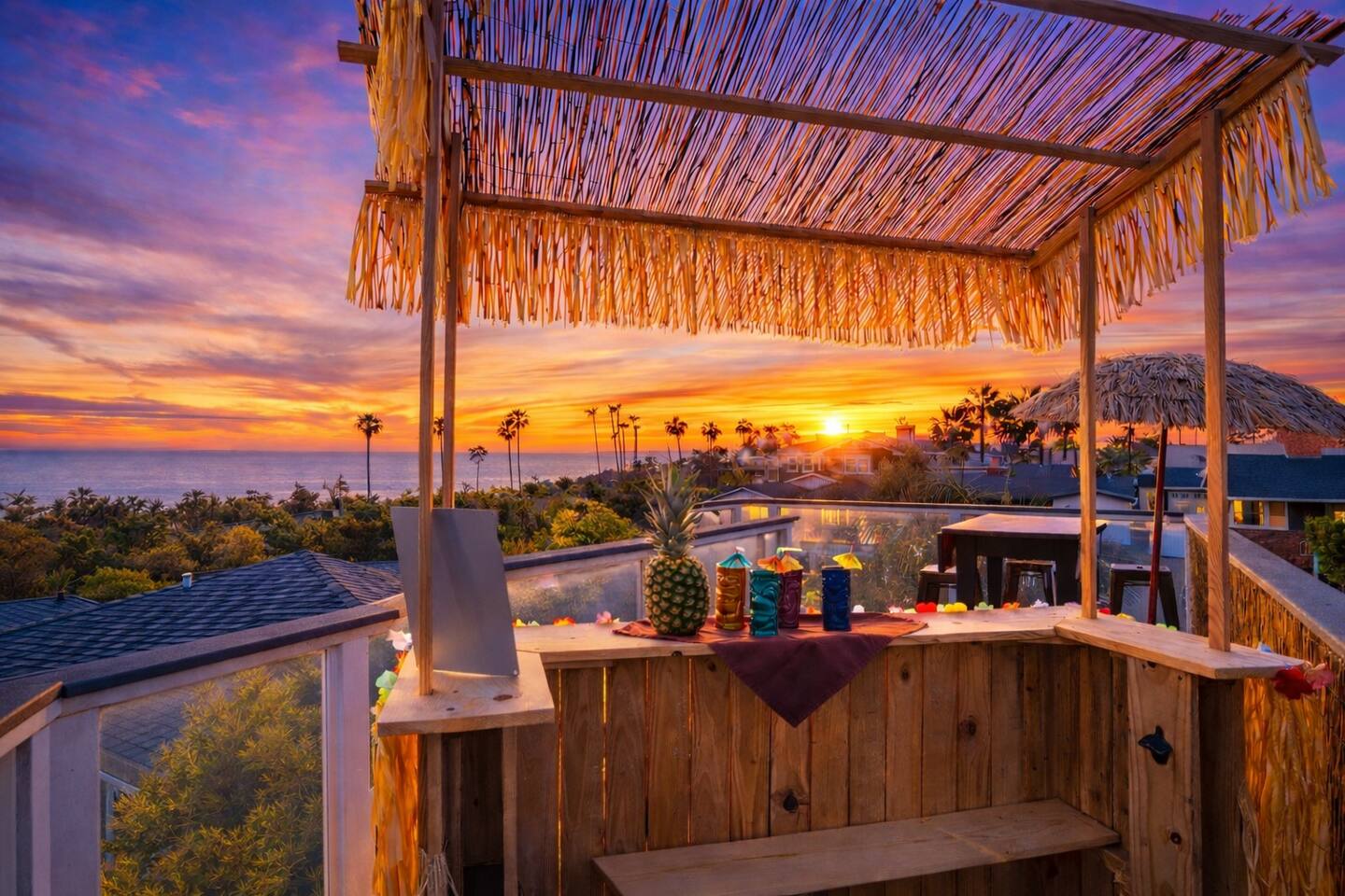 Stylish Beach Bungalow|Rooftop Ocean View|Fire Pit