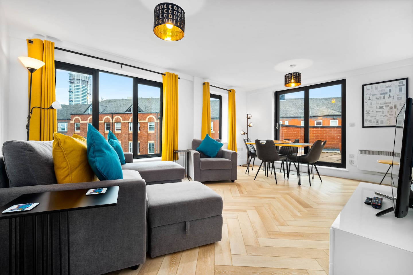 #116 Modern 2 bed near Utilita with roof terrace - 10 mins from Bullring & Grand Central - Sleeps 6 - " Perfect for Contractor and Families - Free parking"