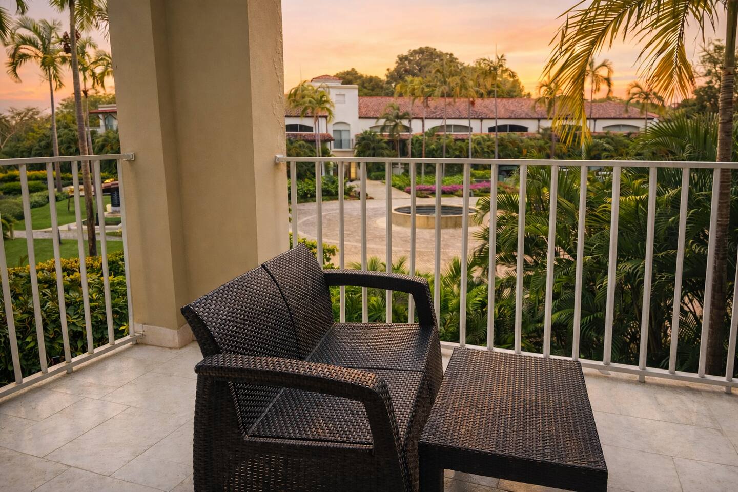 Cozy Retreat | Steps to Beach Club | Sleeps 6