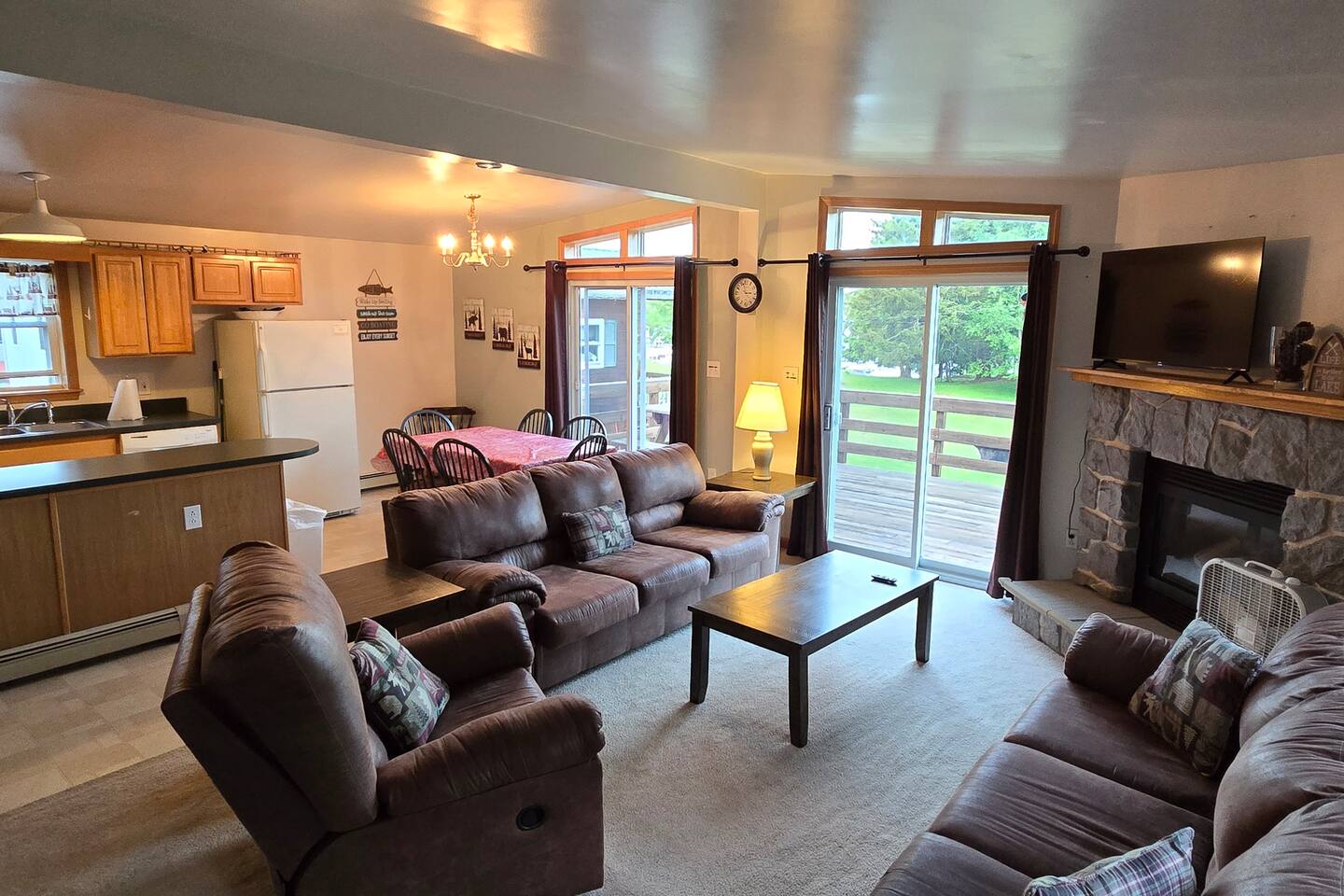 3 Bedroom Chalet on 4th Lake at Eagle Bay Village