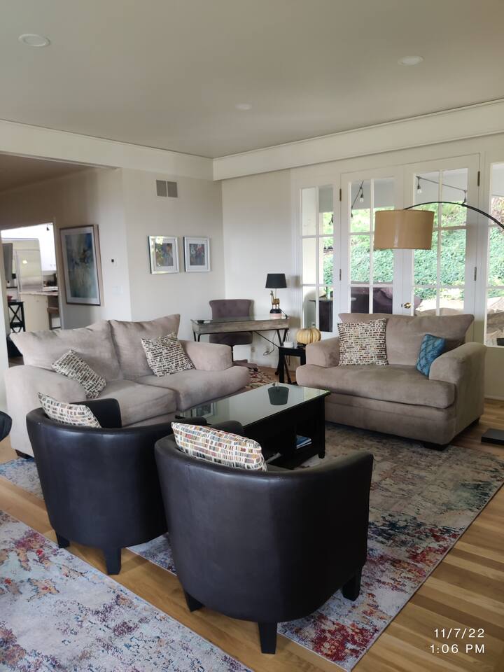 Walk to UO, Mathew Knight, perfect for of 2 to 10