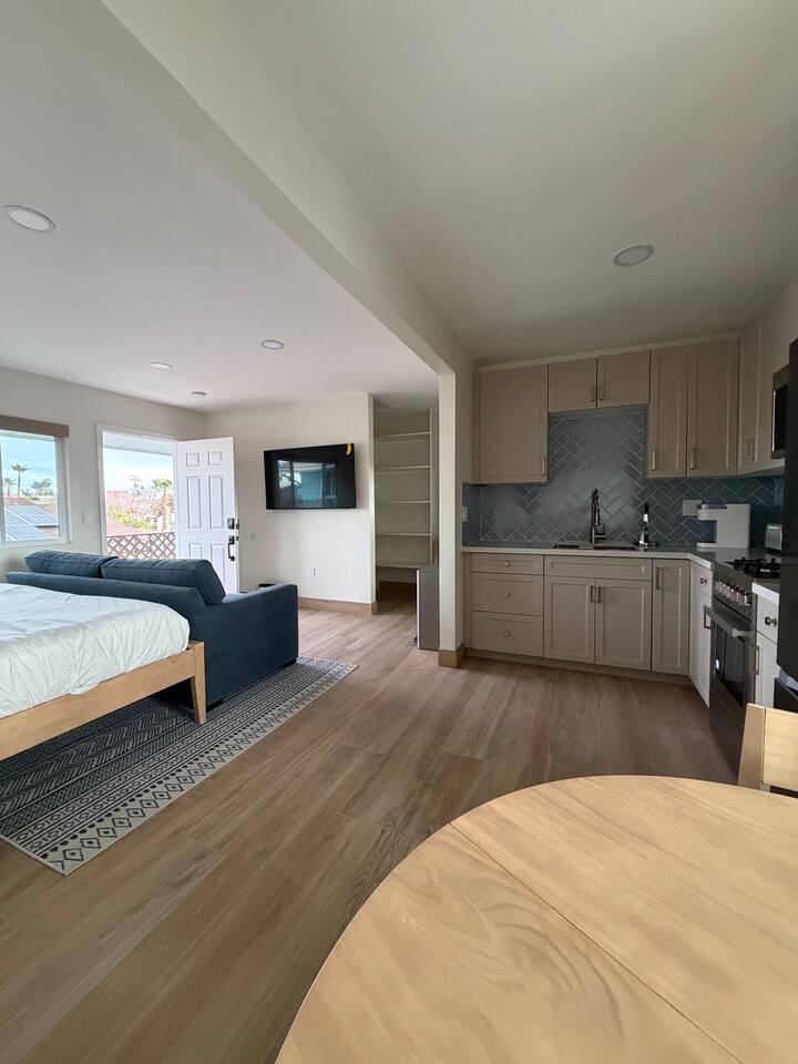 Pacific Tides 9 - Coastal Gem w/ Parking/AC/Pets