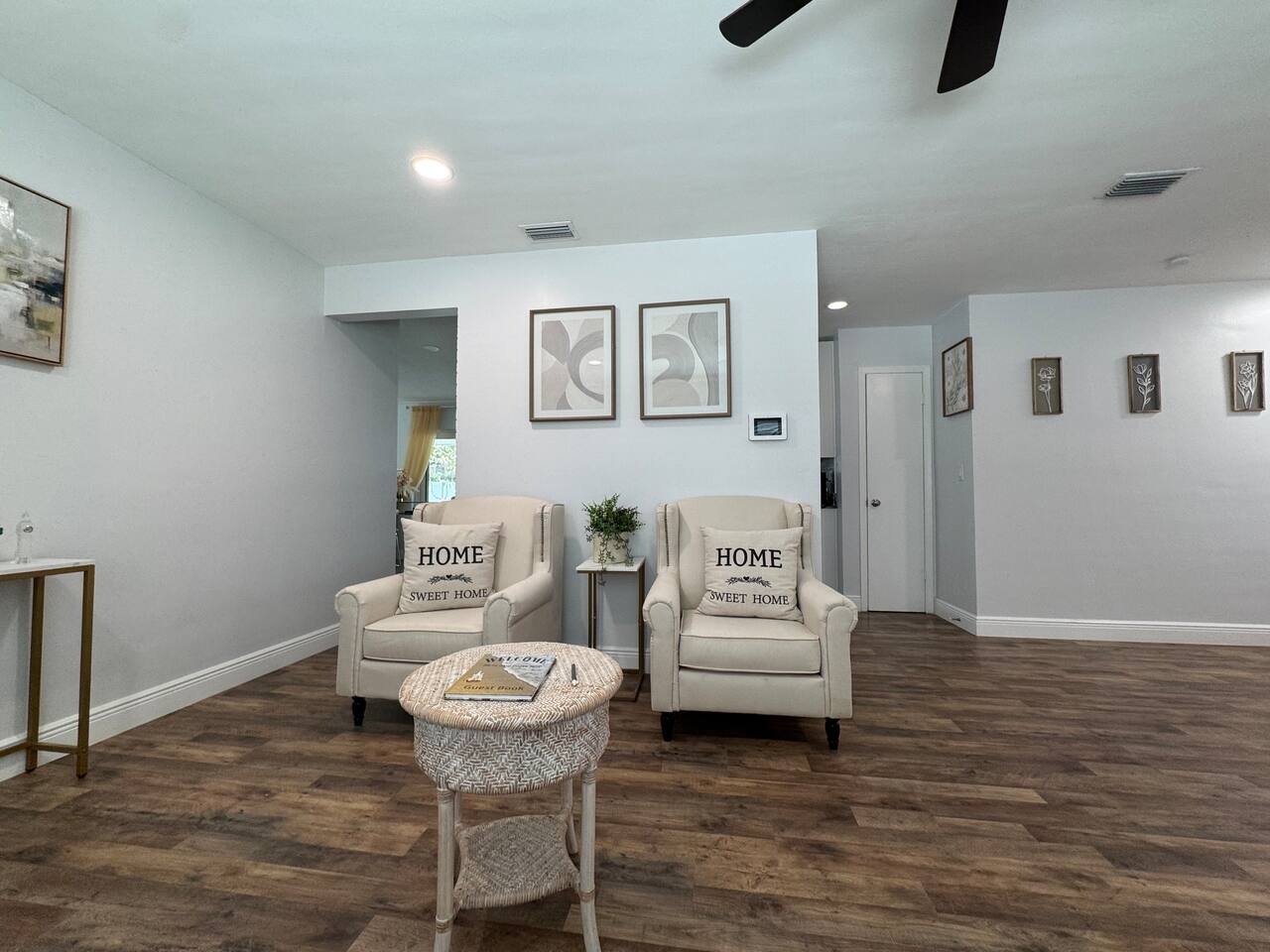 Fam Friendly 4BR Getaway/Game Room/BBQ/Mins to Bch