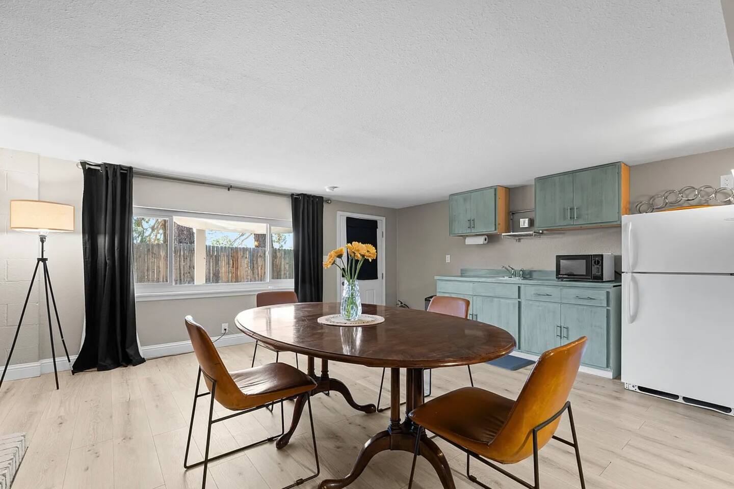 Spacious/Private 2BR Suite 1/2mile to i80 Near UNR