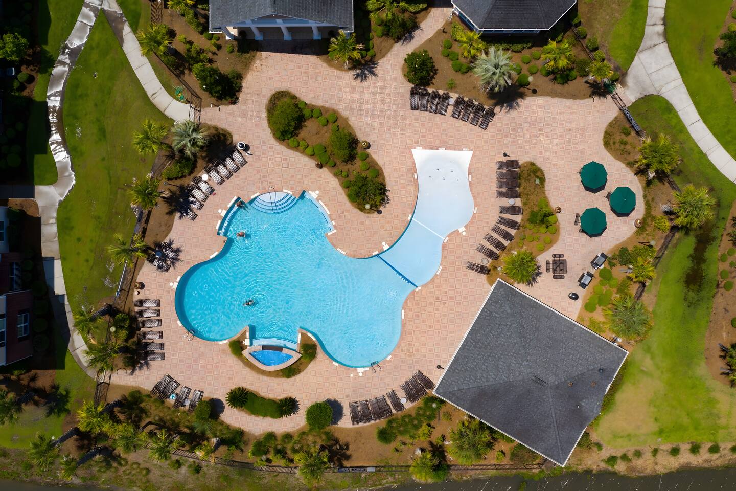 Waterview, Pool, 1st Floor, Gym, Screened Lanai!