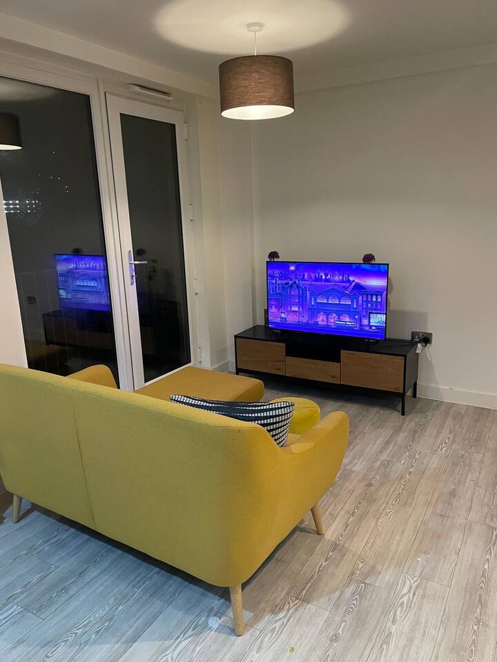 City Centre access - Stunning 2 Bed Retreat