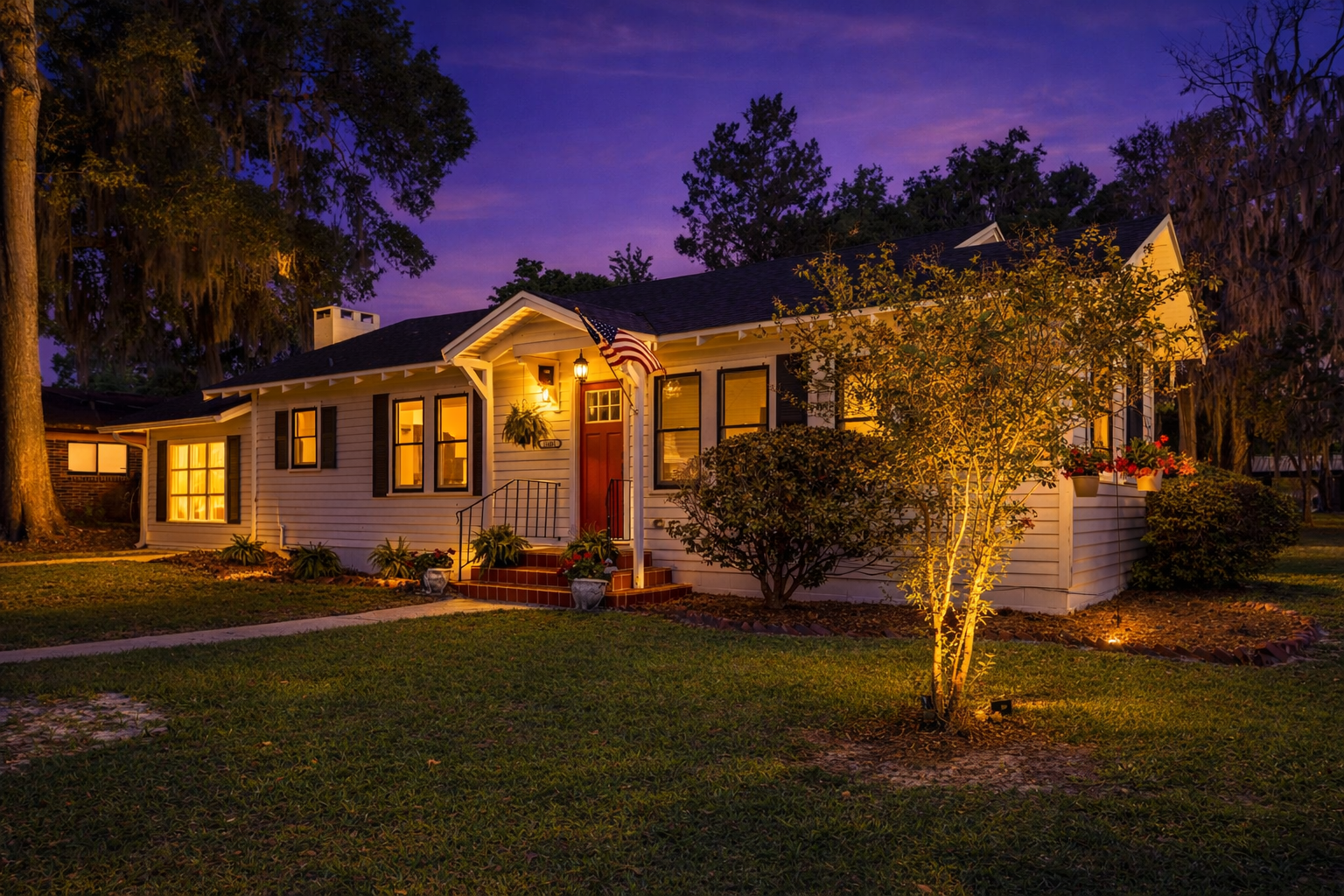 New! The Conductor’s Cottage Downtown High Springs