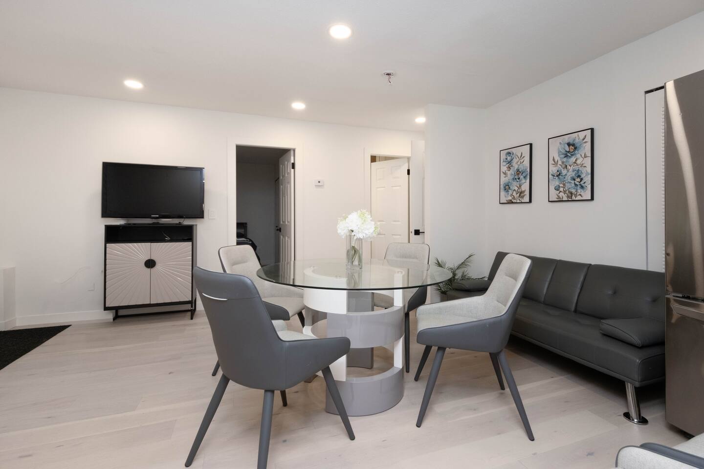 Bright Westside Suite - Easy Access to Downtown