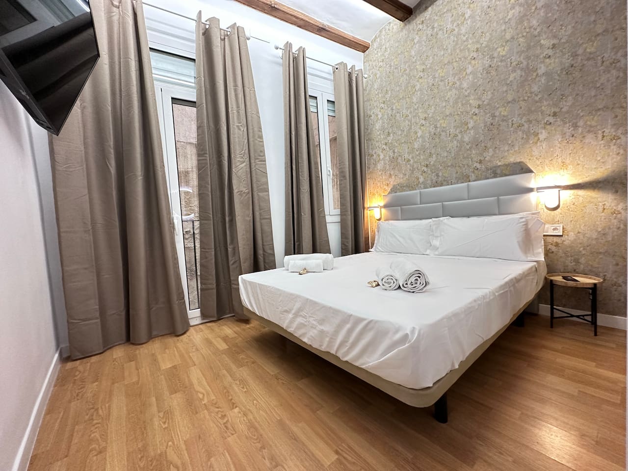 Luxury 4-Suite Apt: 3min to Boquería/Ramblas