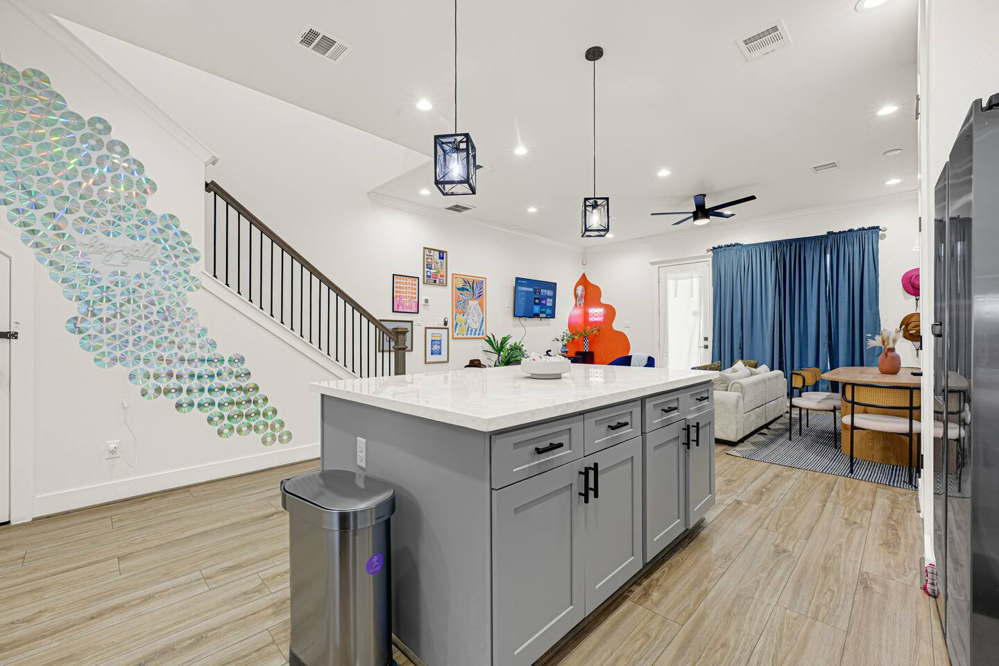 Houston 4BR townhome photo 2