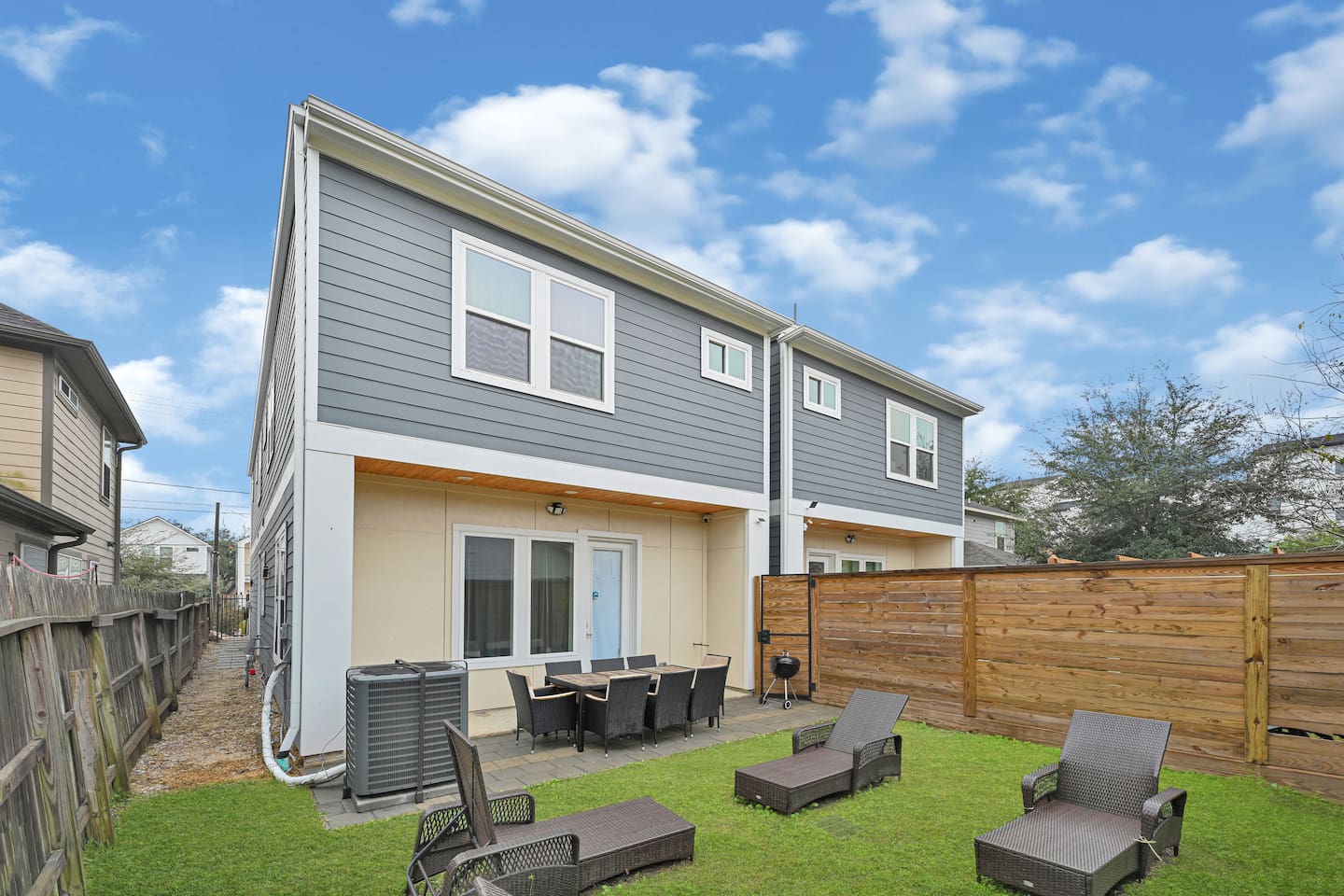 Houston 4BR townhome photo 5