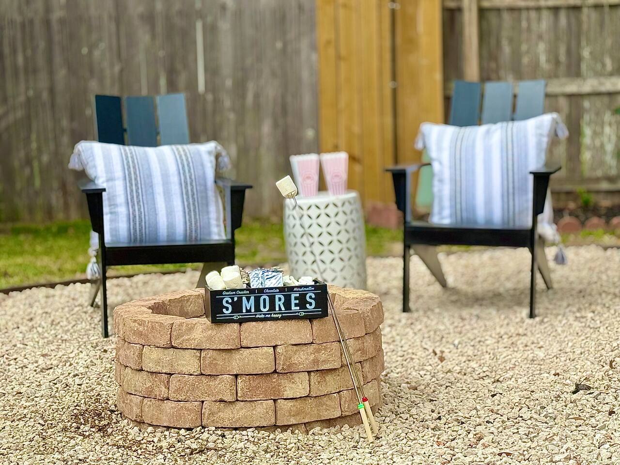 Spacious Katy Home • Firepit Backyard • Sleeps 10 - Holiday Home