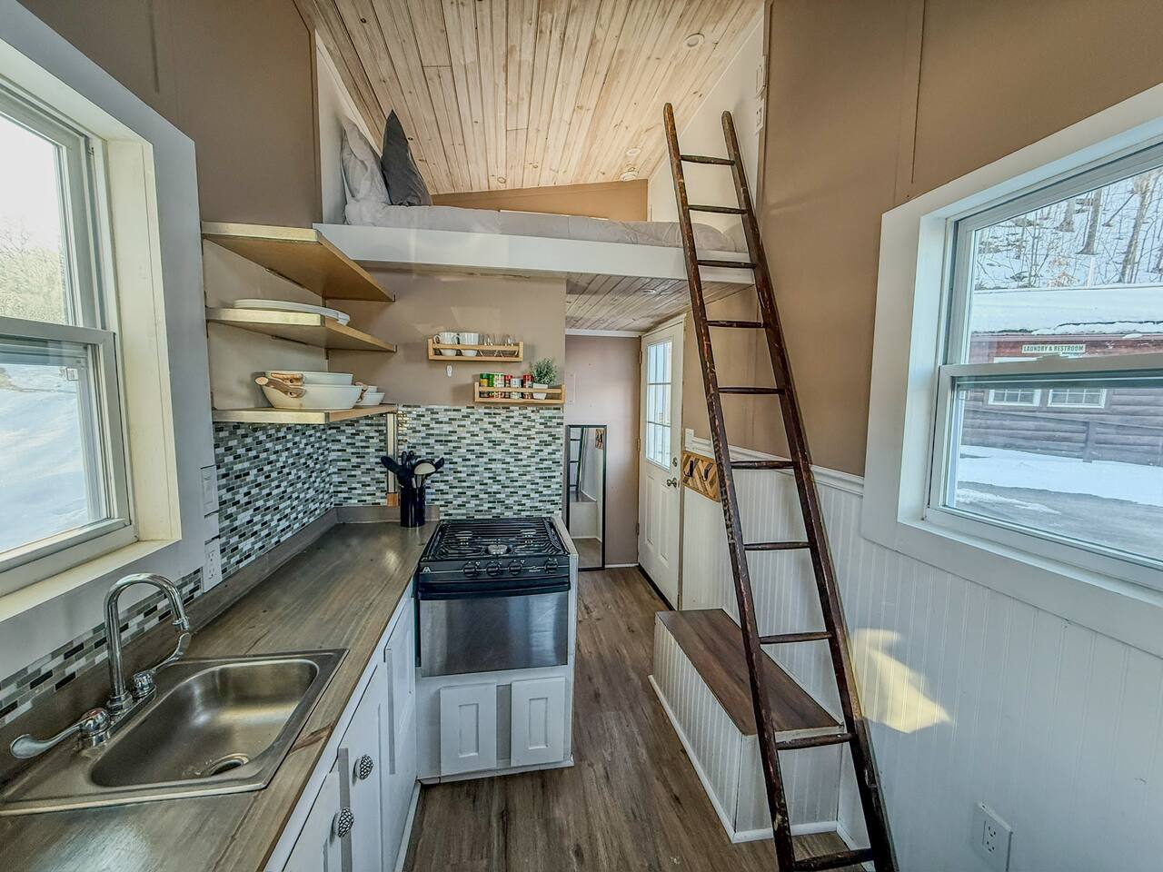 Tiny Timber on Black Lake