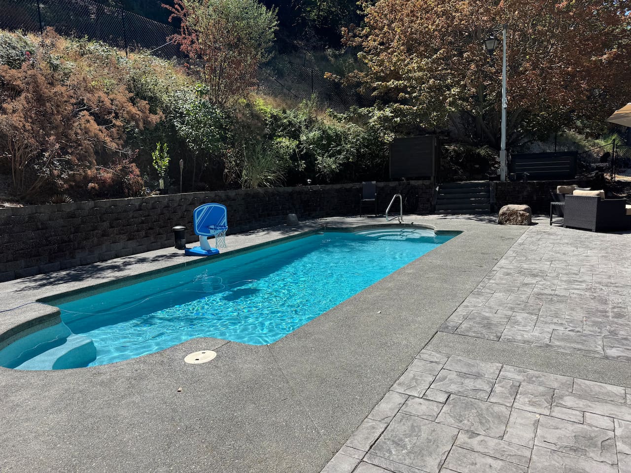 Madrone Mountain Retreat