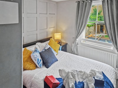 Cosy 1-Bed Studio, Hampton, free parking & Wi-Fi rental in Hampton Hill