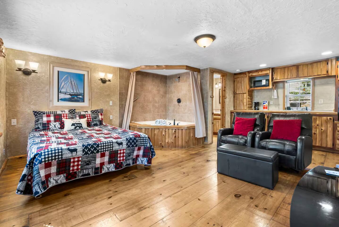 Lake Escape for Two – Jacuzzi & Fire Pit