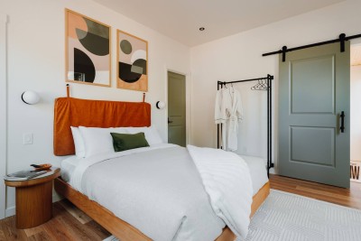 Upstairs bed with Casper mattress