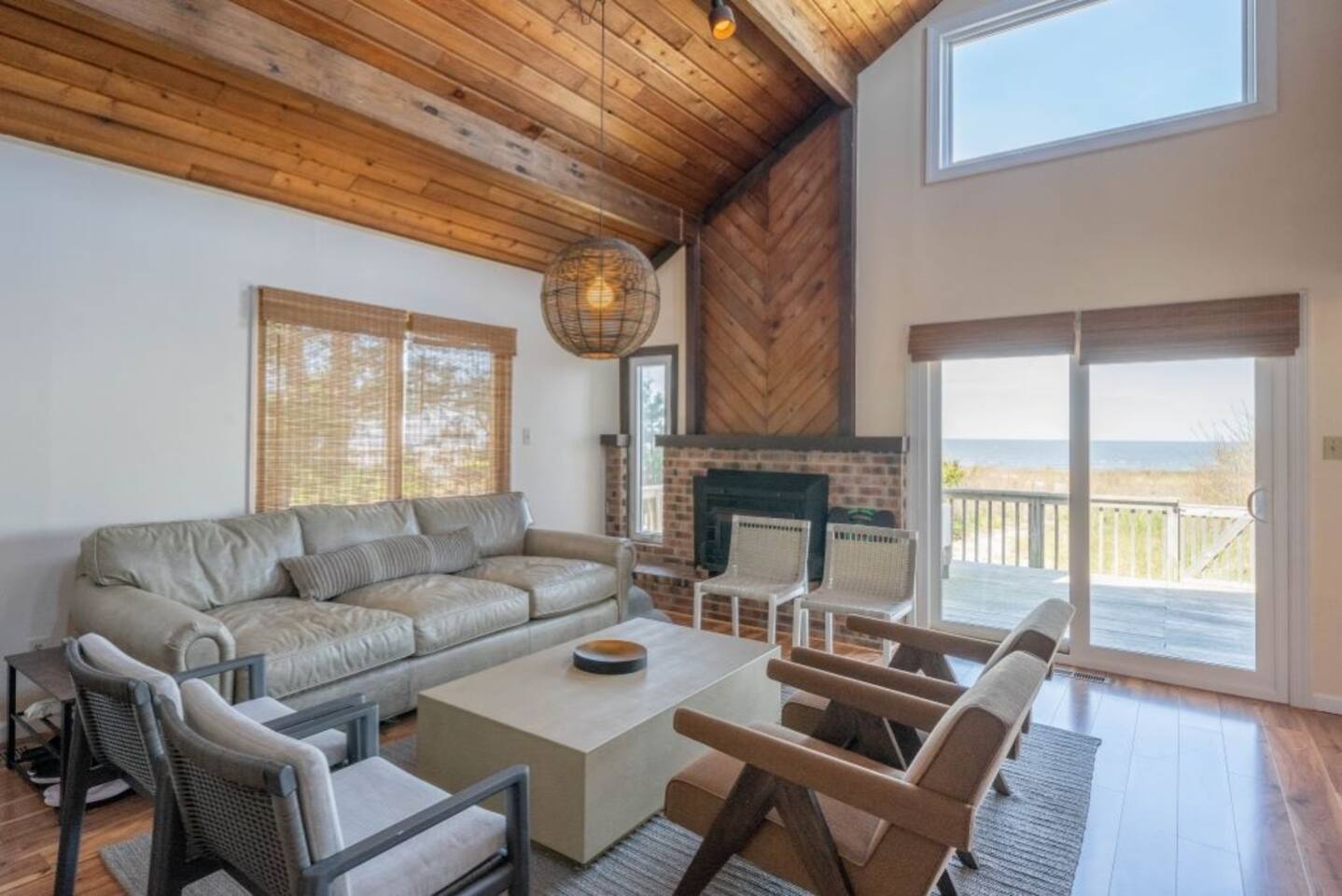 Bayfront Bliss: Sunset Views & Cool Coastal Vibes