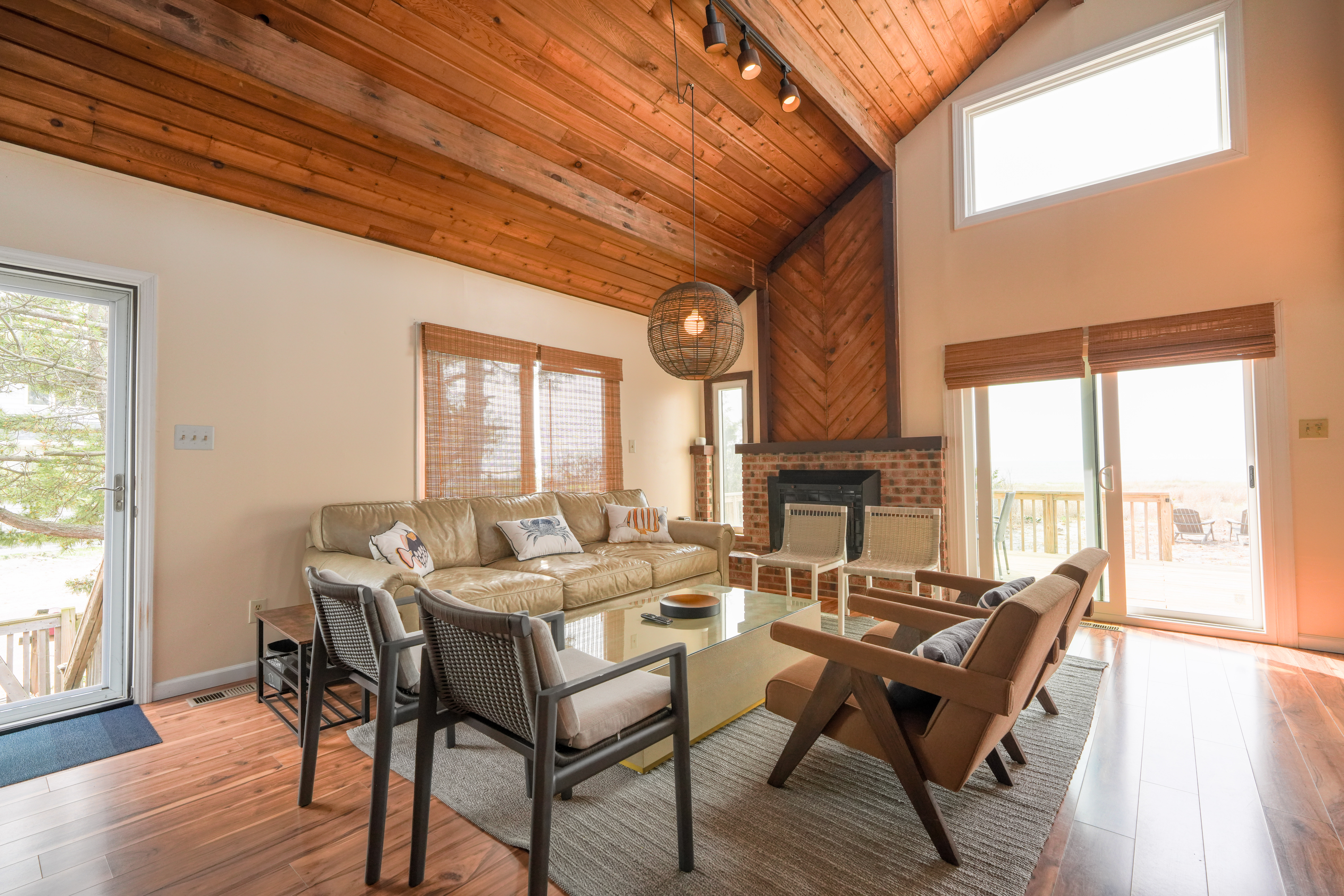 Bayfront Bliss: Sunset Views|Coastal Vibes|Pets