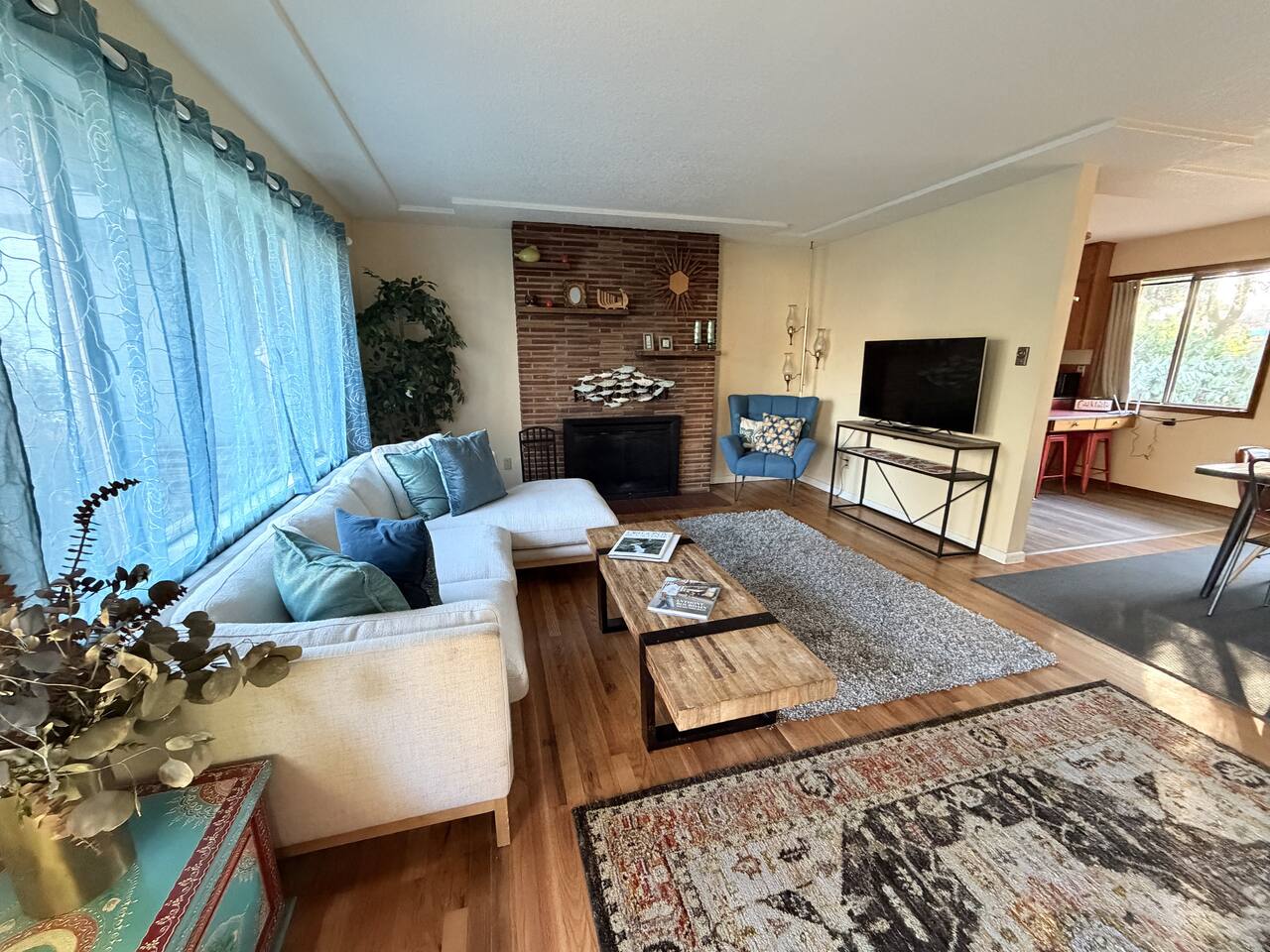 1950s Ranch w/ Retro Character Great PDX Hood