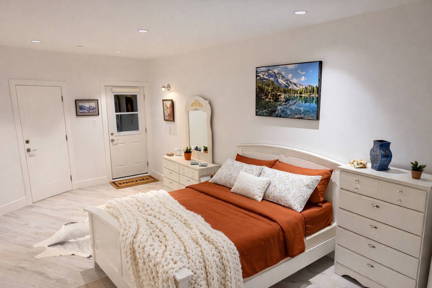 Cozy Deep Cove Retreat | Steps to Quarry Rock Hike