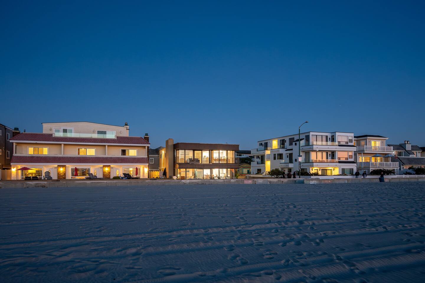South Mission Beach | Oceanfront 6BR Duplex | 6 Parking Spots | AC