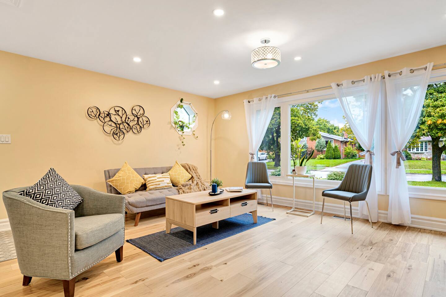 Toronto Suite | Cozy Rooms, Parking & Backyard