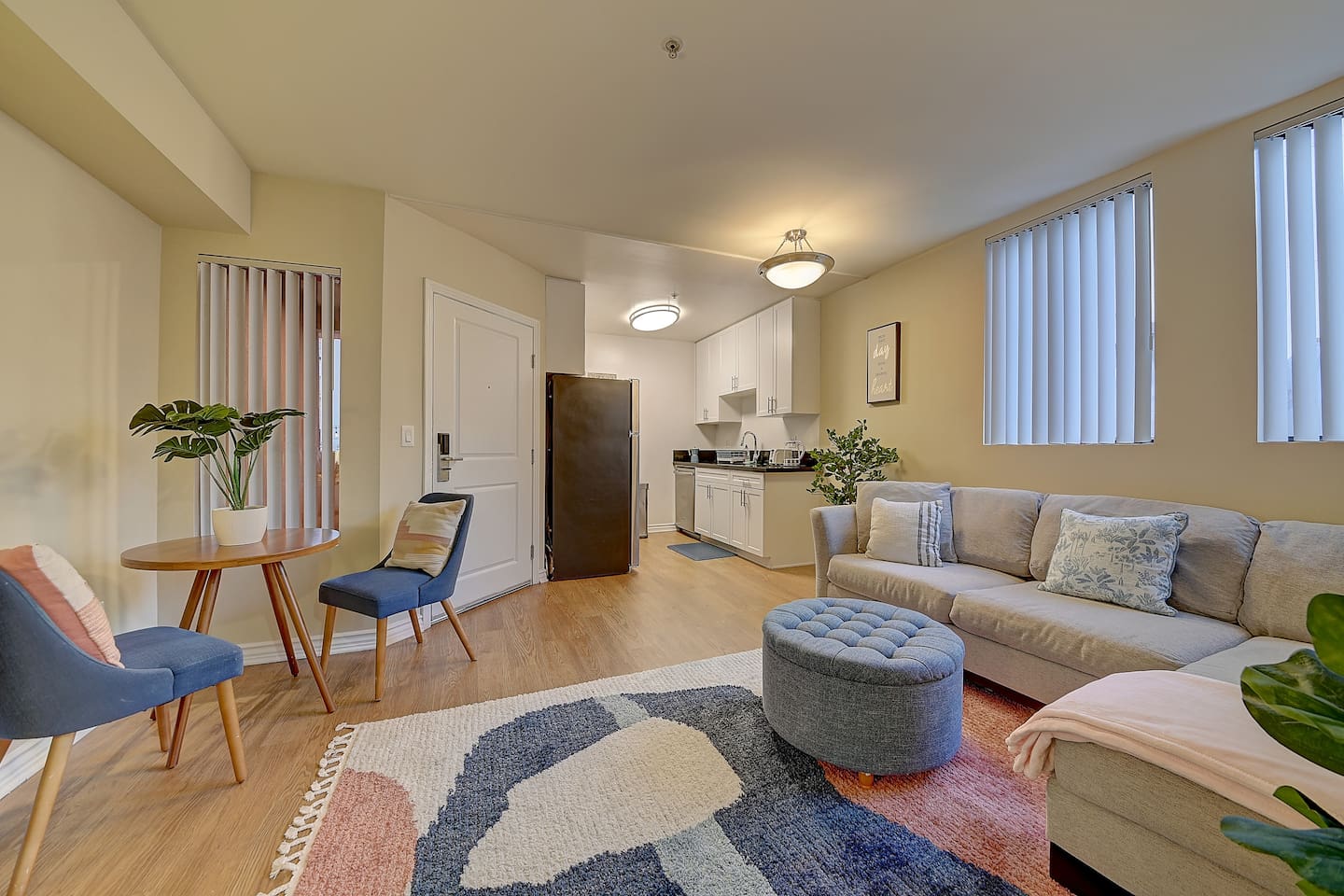 Central 1-BD in Santa Monica | Free Parking!