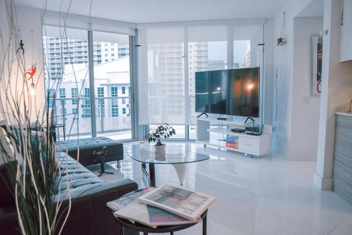 Super Lux 2BR W/ Water and City vVew