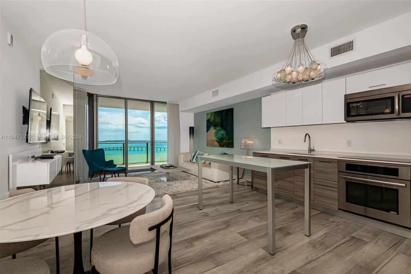 Beautiful Waterview 3BR Brickell