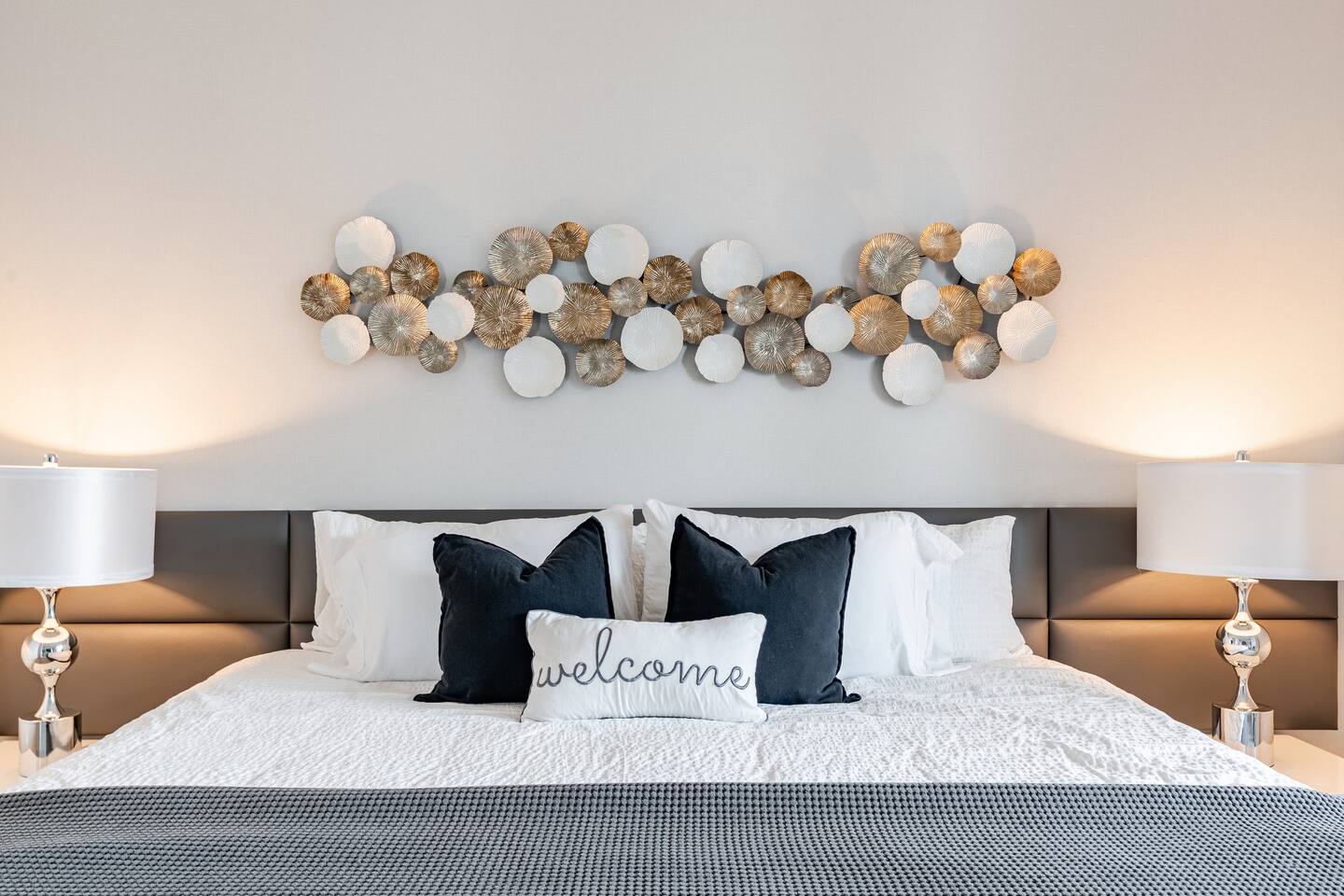 Pristine Condo With A Stunning View!