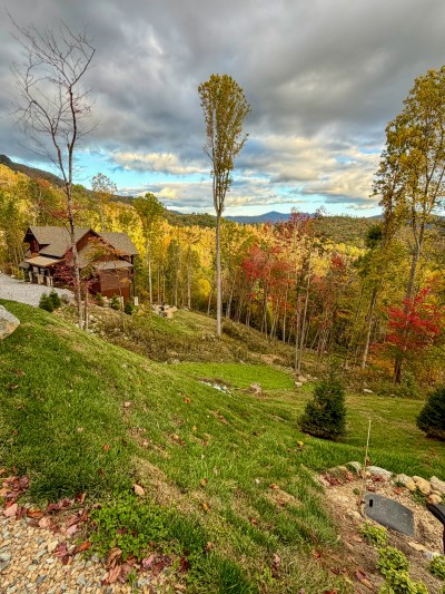 Eagles Nest Cabin w/ Hot Tub, Fireplace & Views! photo 9