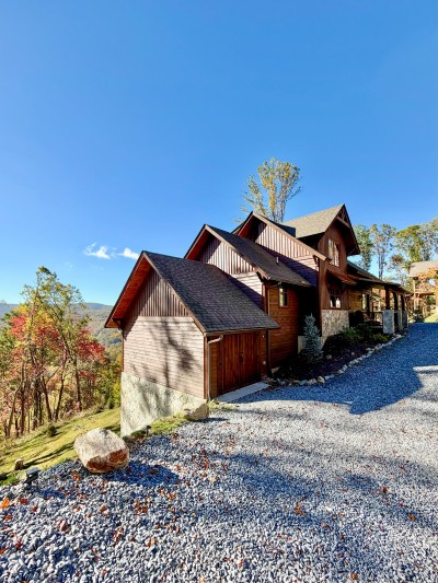 Eagles Nest Cabin w/ Hot Tub, Fireplace & Views! photo 6