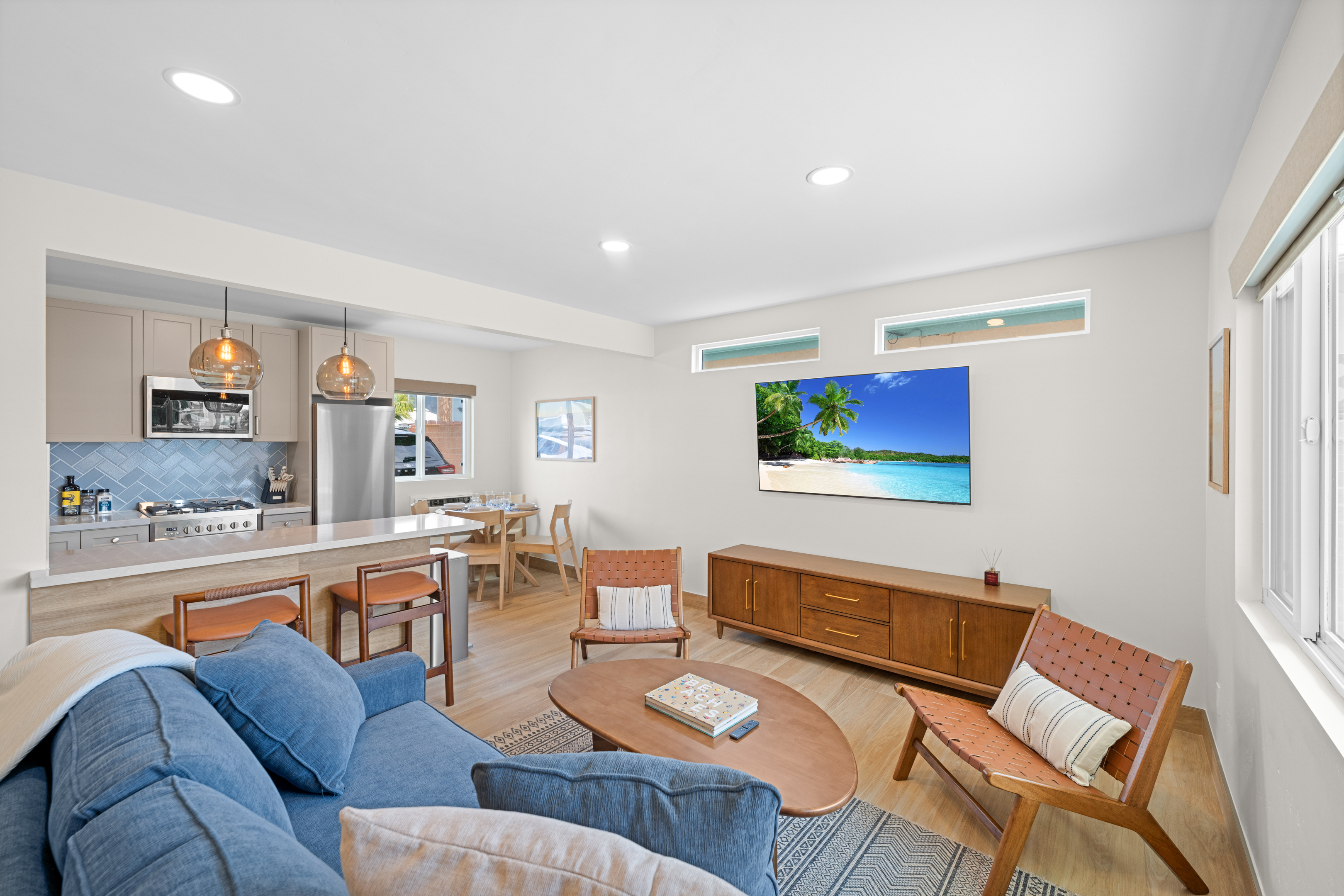 Pacific Tides 4 - Quiet, Large, Modern Coastal 1BR