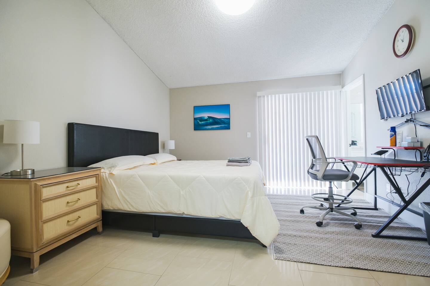 3217-3 Private Master Bedroom, Private Bath, No.3