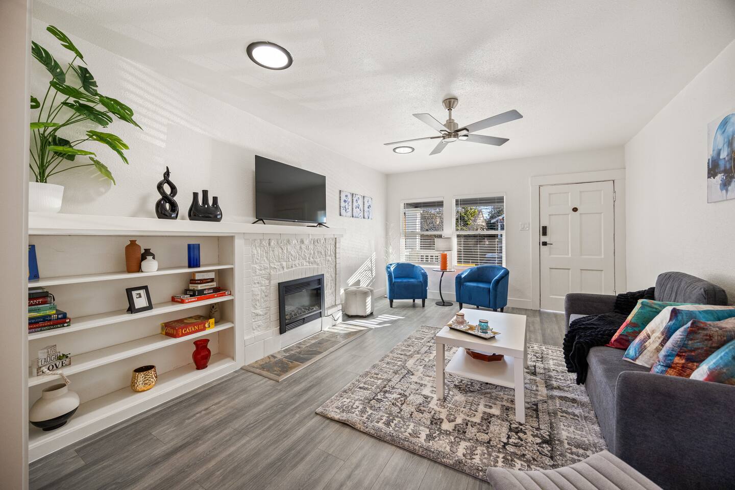 Charming Alameda Retreat | Cozy 2BR w/Private Yard