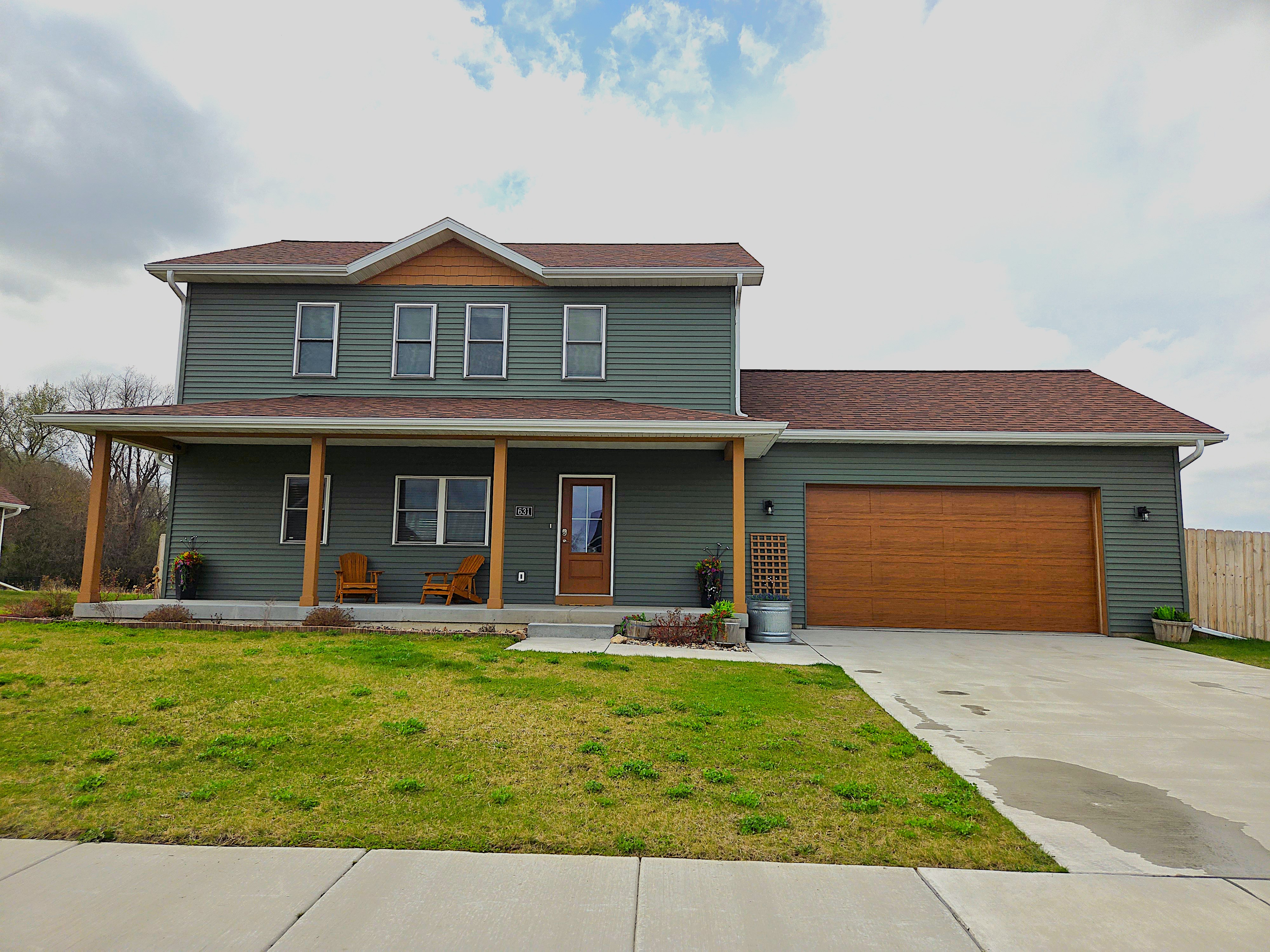 New/Quiet Family Haven/Pet Secured Backyard