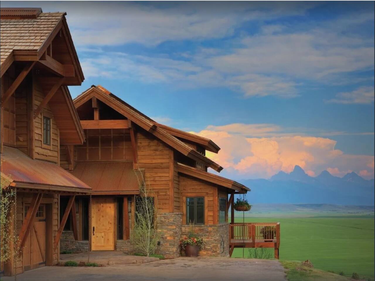 Luxury Home w/ Stunning 4-Peak Views & Hot Tub