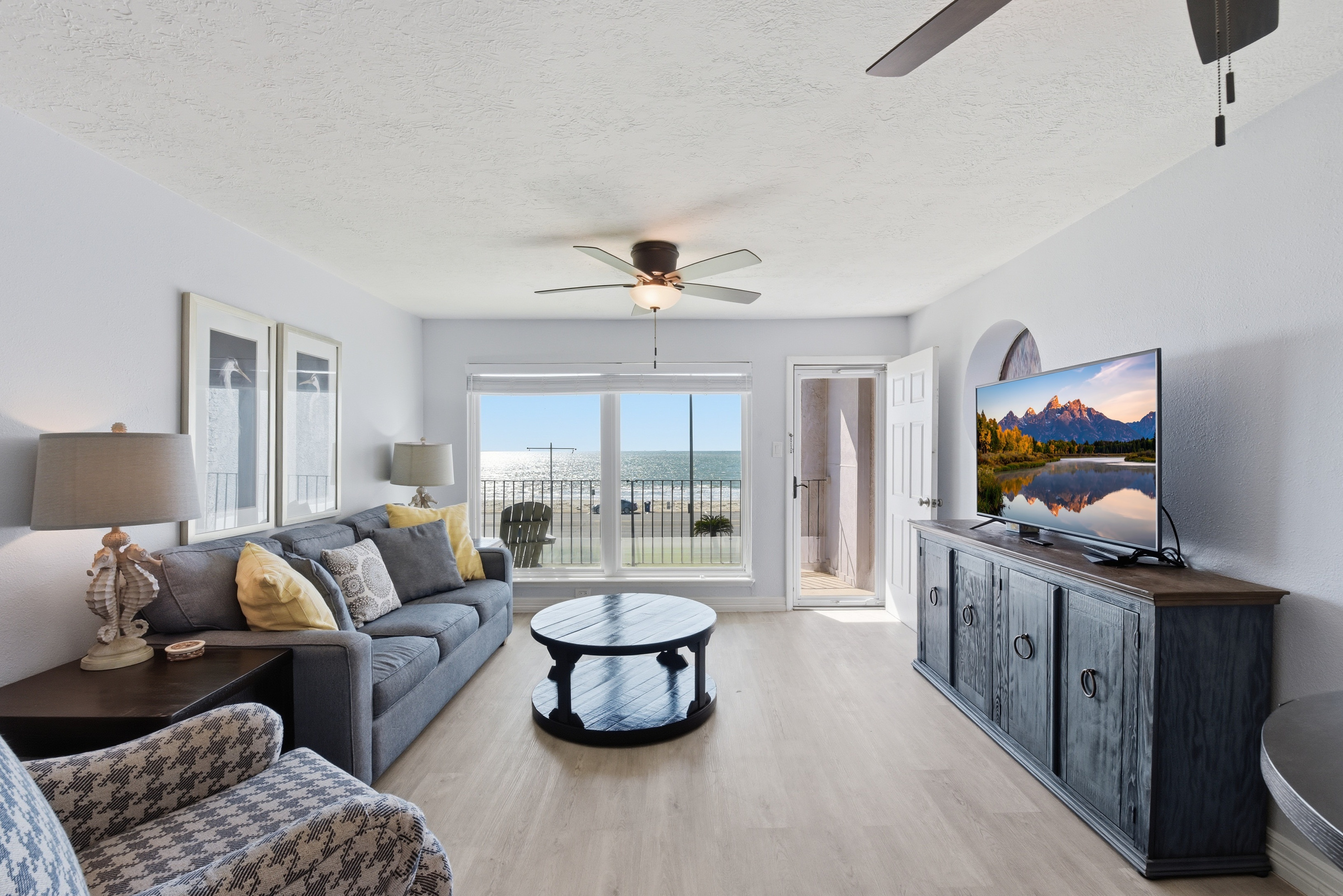Beachfront Condo | Pool | Tennis | Pet-friendly