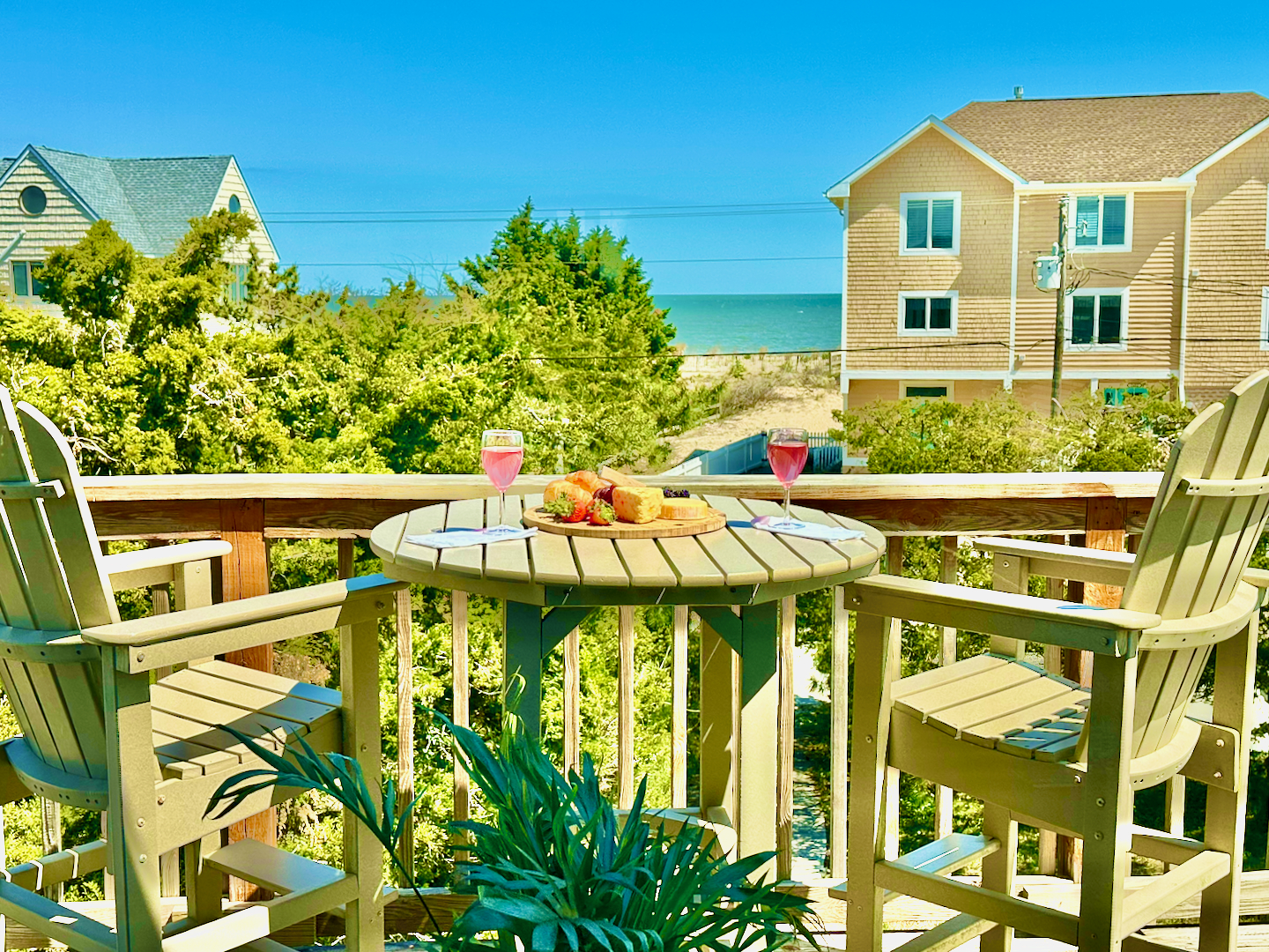 BeachHaven: STEPS TO SAND, Pet-Friendly, +Linens