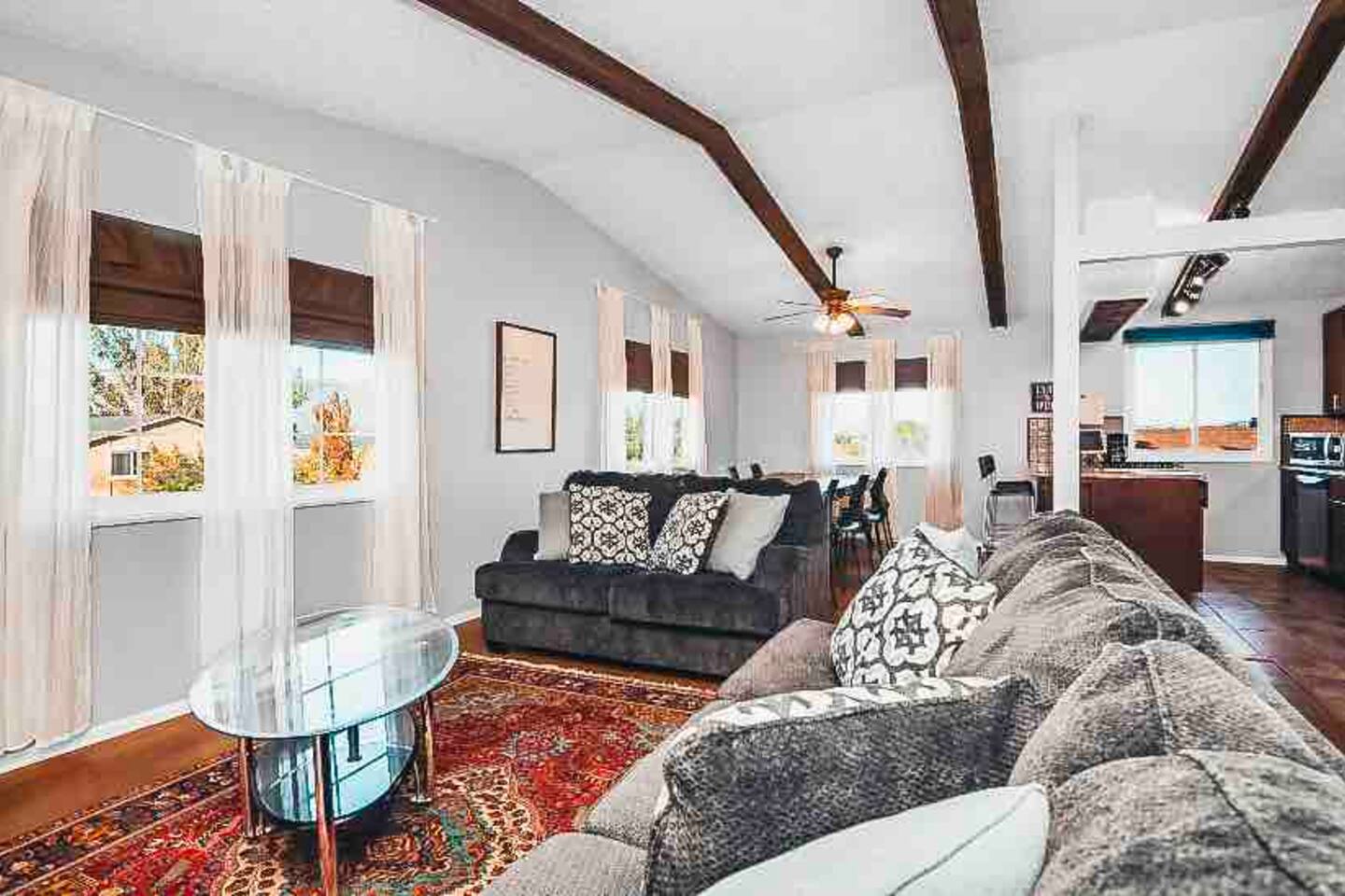 King Beds*Mtn Views*Close to All*Pet Friendly