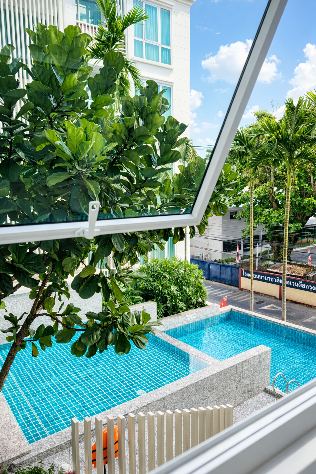 Balcony/BTShuttle/Gym/500MbsWifi/NFLiX/FullKitchen