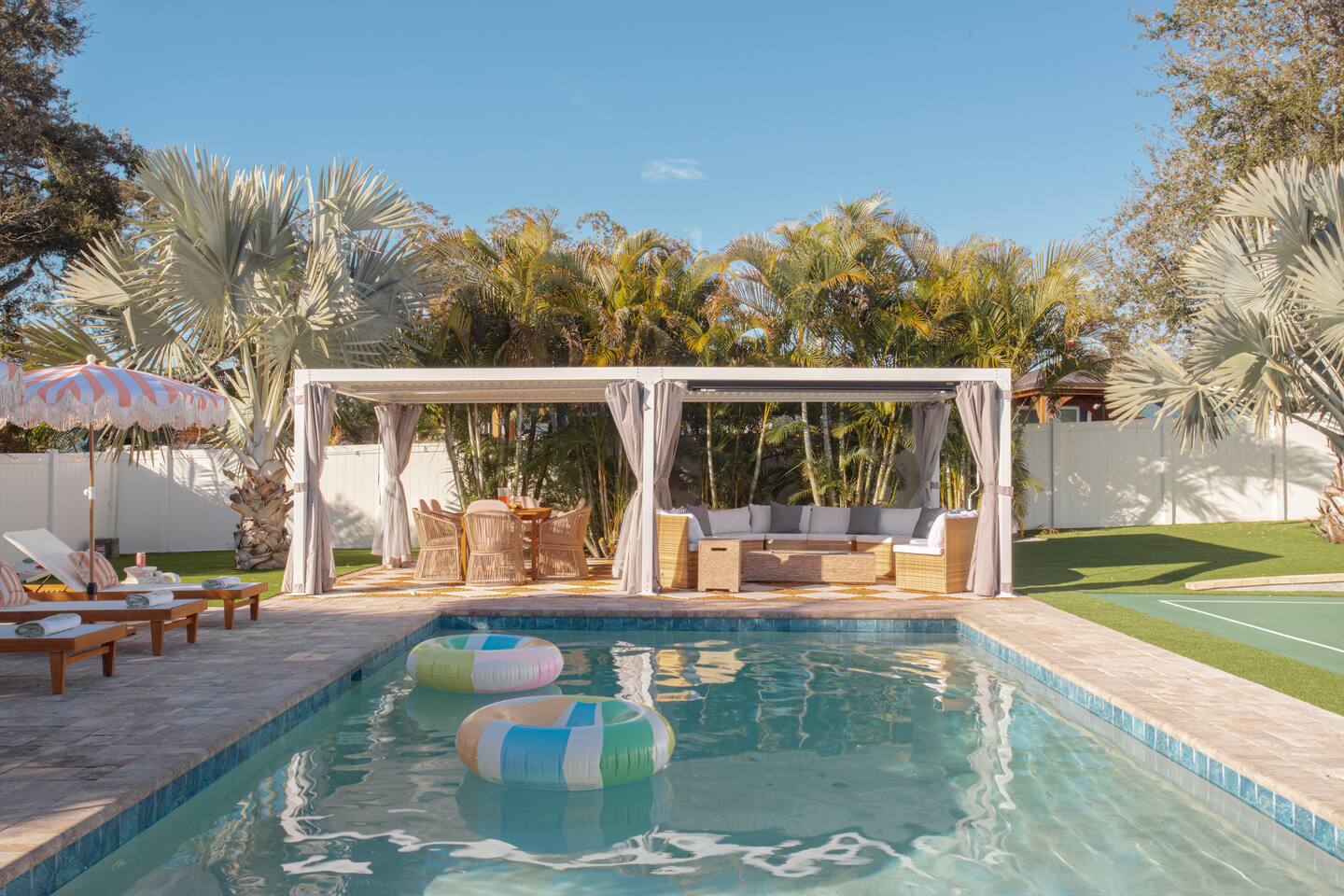 Gatsby Estate! Pickleball, Heated Pool, & Games!