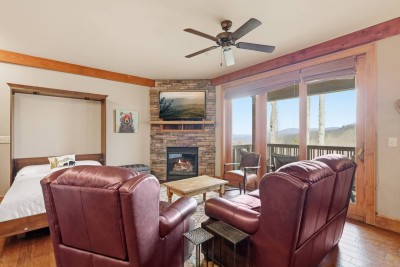 Cozy 1BR Condo w/ Stunning Long-Range Views + Pool photo 8